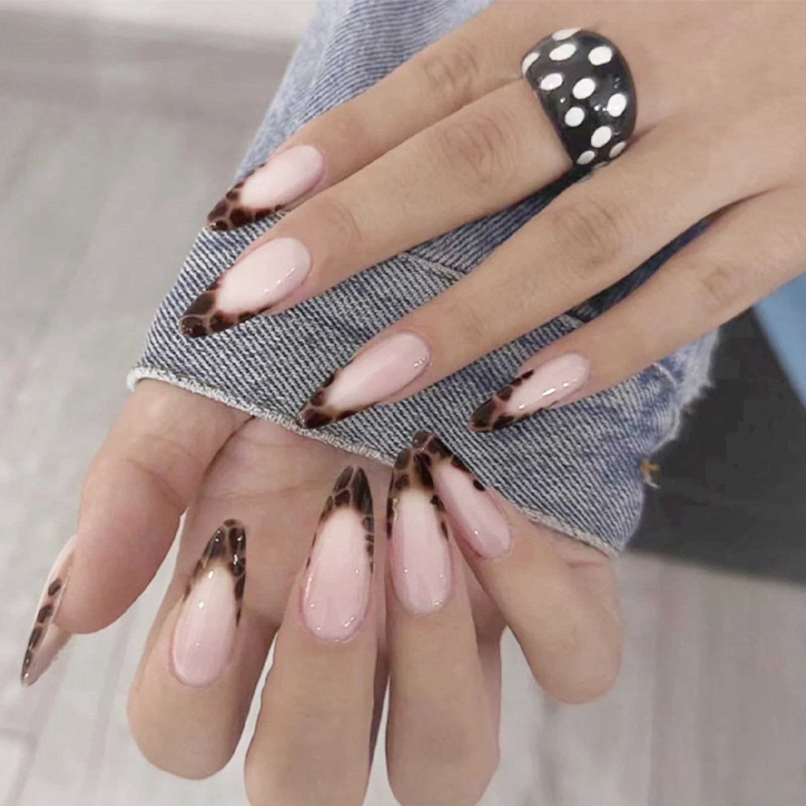 Faux ongles roses de Style français, 24 pièces, motifs de nœud papillon 3D, courts et carrés, à pression, doux, mode coréenne, pour femmes et filles