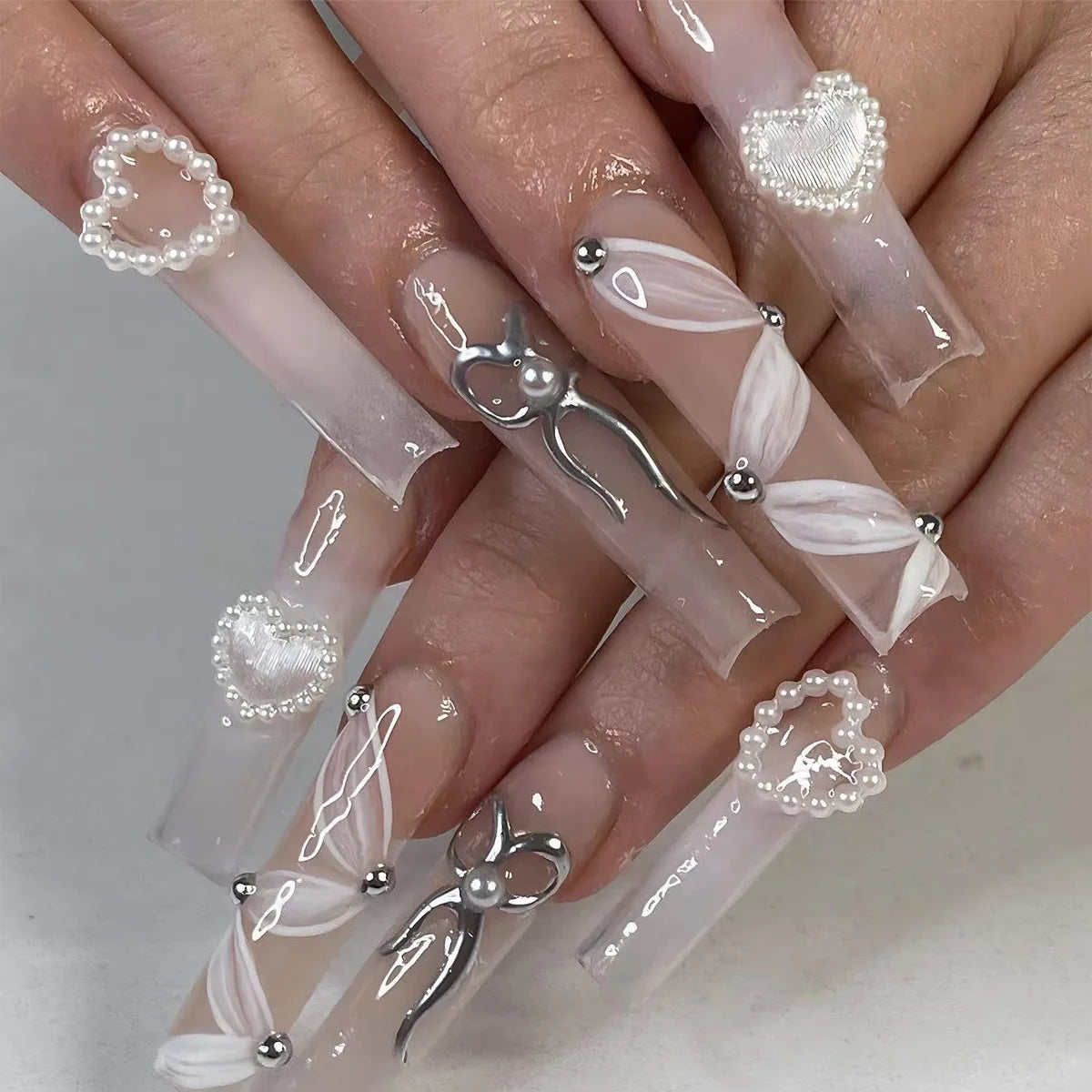 Faux ongles français longs avec colle, 24 pièces, faux ongles de Ballet, Design papillon en strass, pointes à pression pour cercueil portables