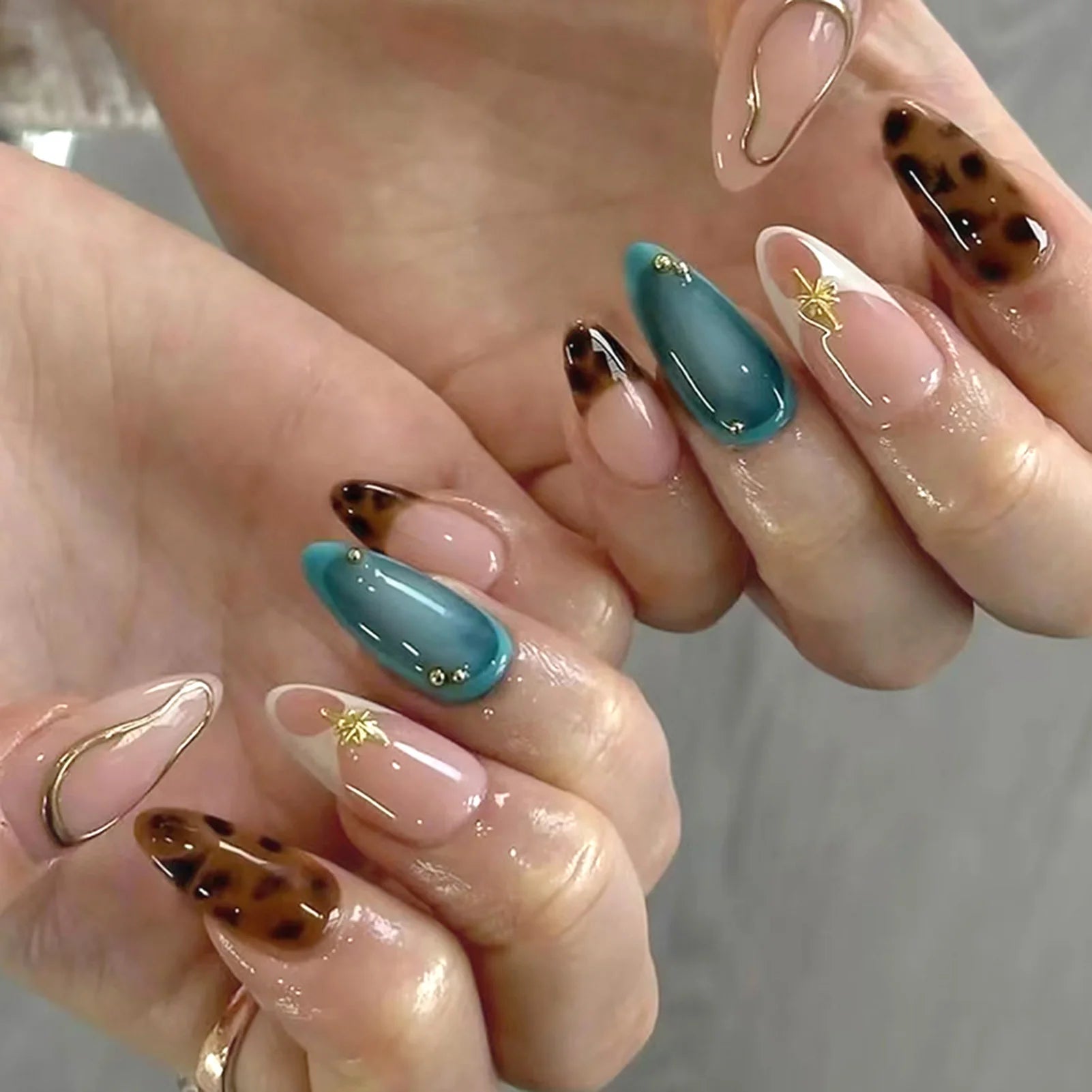 Faux ongles roses de Style français, 24 pièces, motifs de nœud papillon 3D, courts et carrés, à pression, doux, mode coréenne, pour femmes et filles