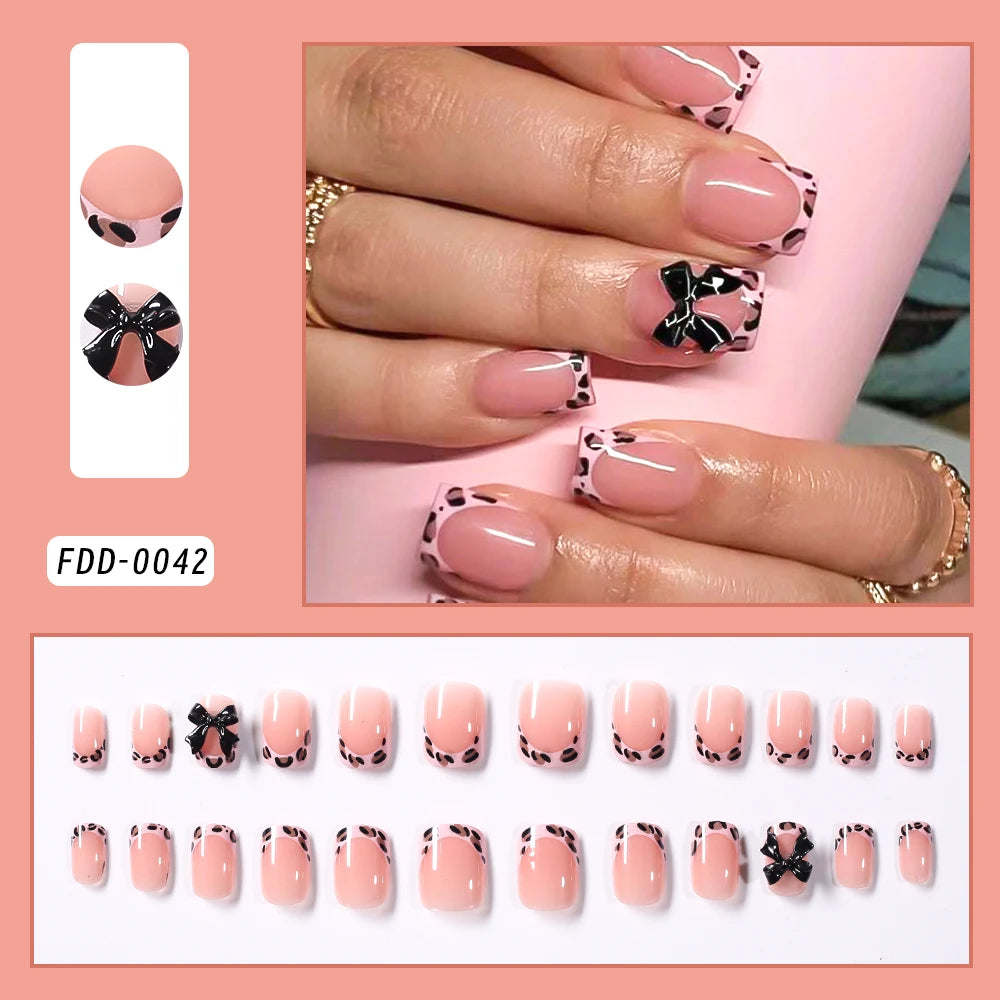 24 pièces or ondulation fleurs brunes faux ongles avec strass perle conception portable amande faux ongles couverture complète presse sur les ongles