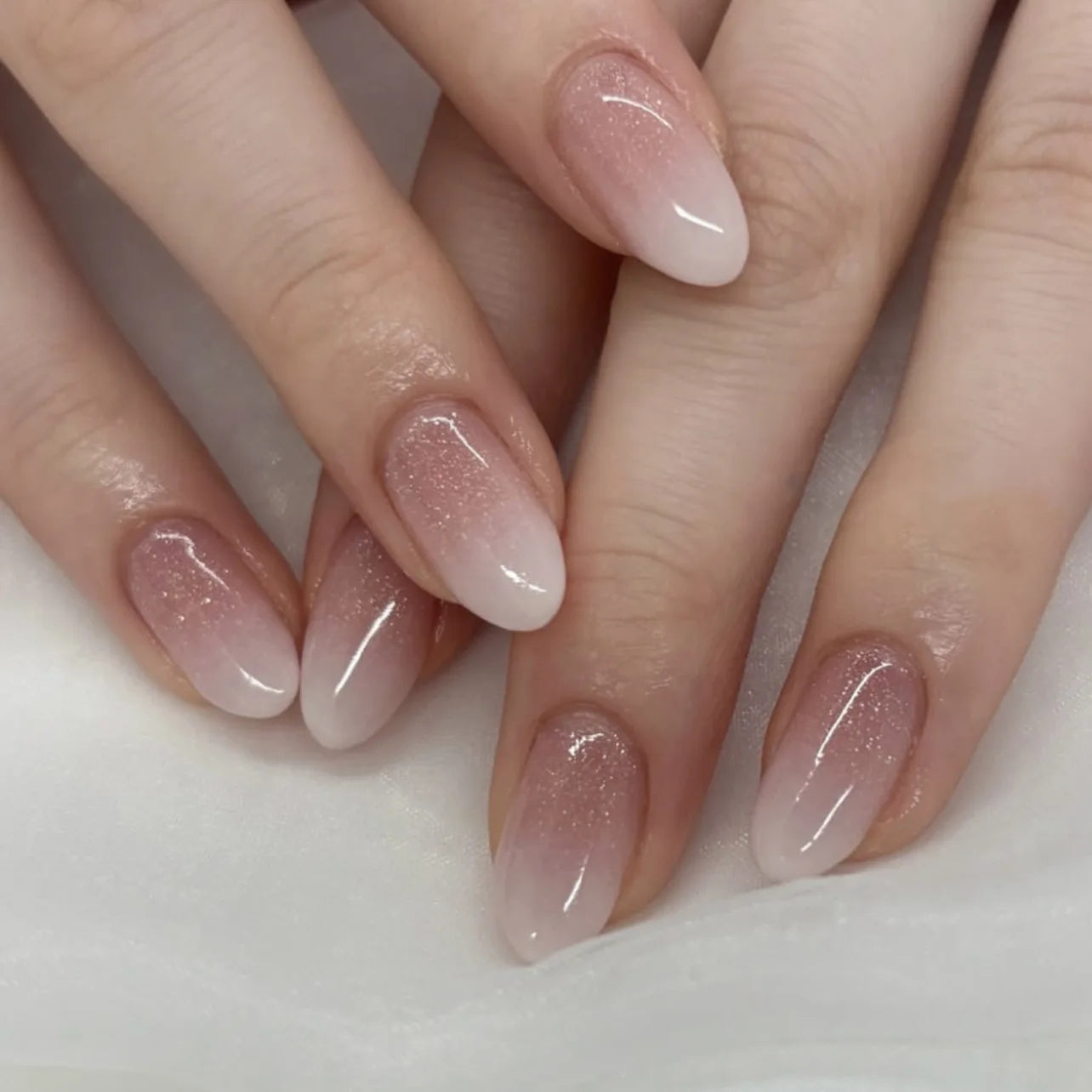 24 pièces Aurora Nude Rose presse sur ongles amande acrylique Simple faux ongles avec dégradé conception ongles Chrome couleur unie faux ongles