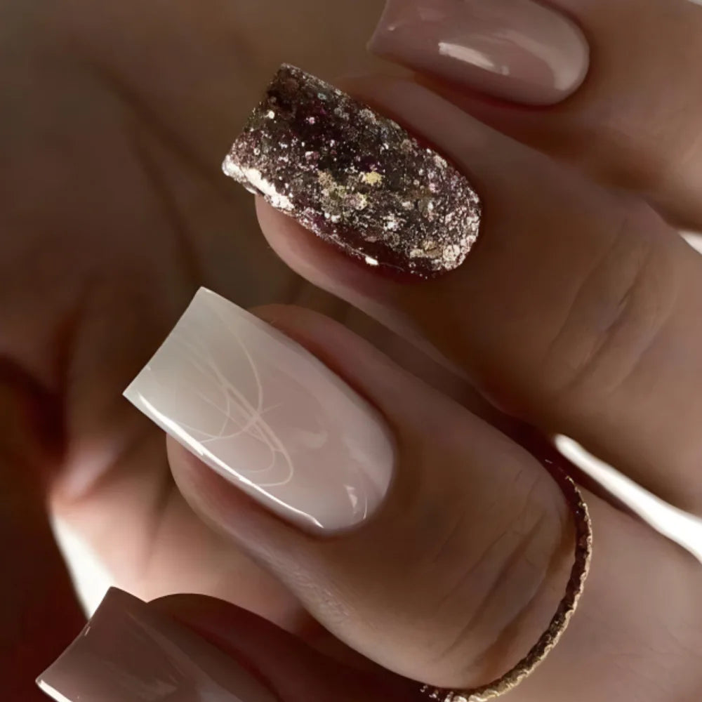 Faux ongles carrés courts et moyens, 24 pièces, scintillants, blancs, portables, argent, couverture complète française, pointes à pression