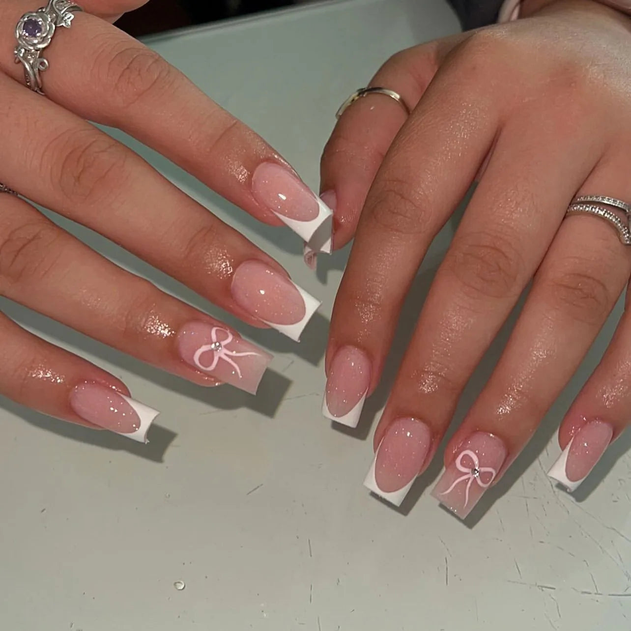 Faux ongles roses de Style français, 24 pièces, motifs de nœud papillon 3D, courts et carrés, à pression, doux, mode coréenne, pour femmes et filles