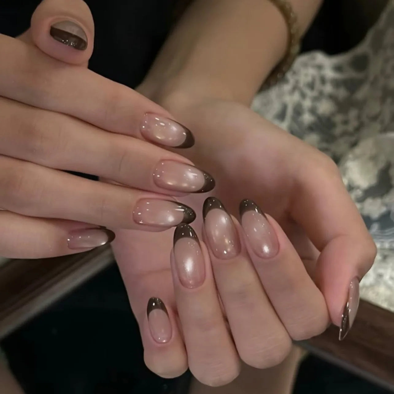 24 pièces Aurora Nude Rose presse sur ongles amande acrylique Simple faux ongles avec dégradé conception ongles Chrome couleur unie faux ongles