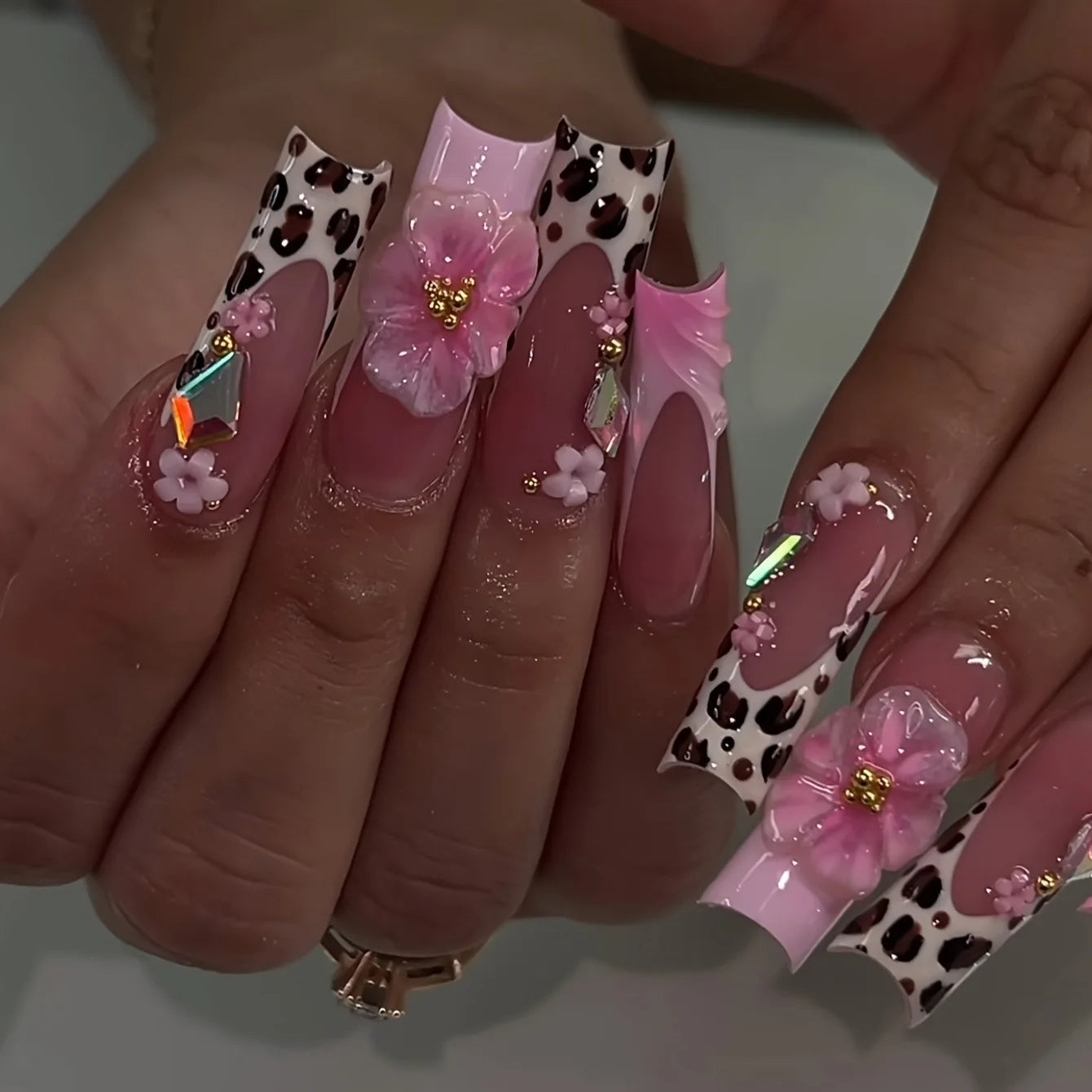 Faux ongles français longs avec colle, 24 pièces, faux ongles de Ballet, Design papillon en strass, pointes à pression pour cercueil portables