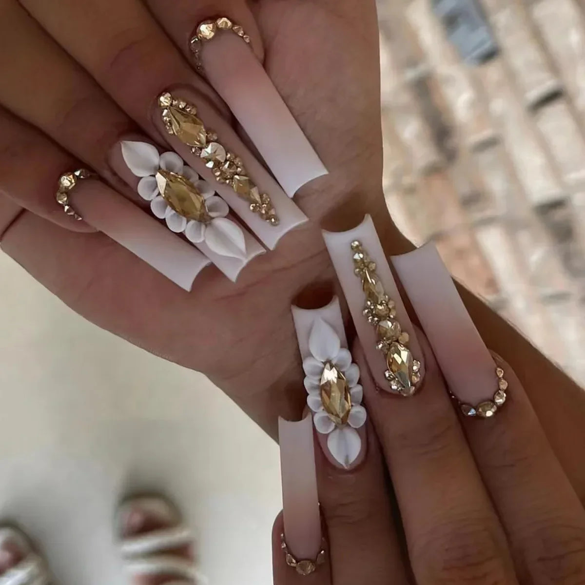 Faux ongles français longs avec colle, 24 pièces, faux ongles de Ballet, Design papillon en strass, pointes à pression pour cercueil portables